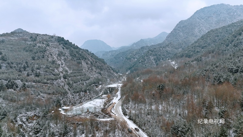礼县翠峰山雪后景色