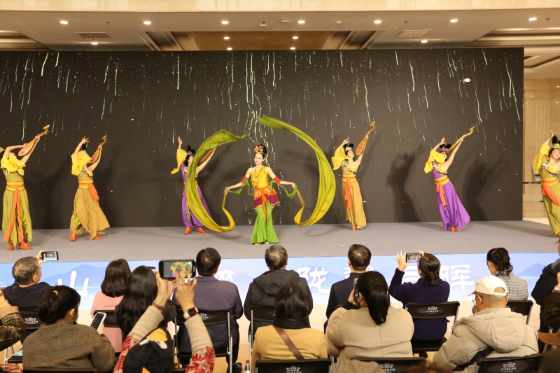 “跟着艺术游甘肃”敦煌主题演出点燃南昌市民冬春游甘肃热情