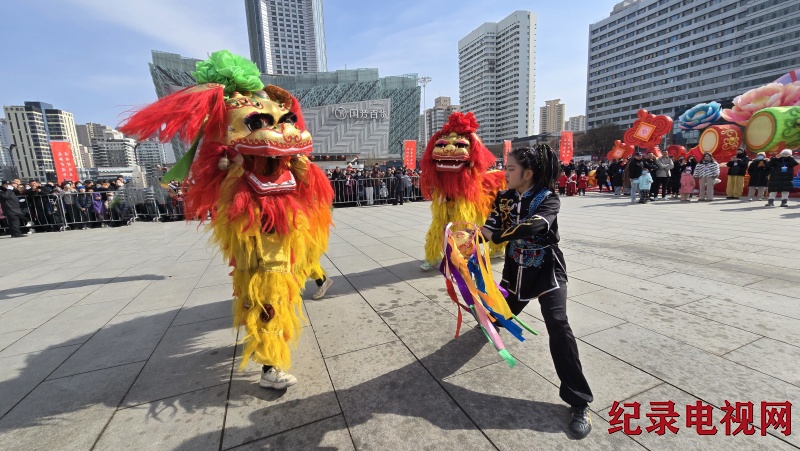 春节期间 兰州市城关区春节社火展演精彩纷呈