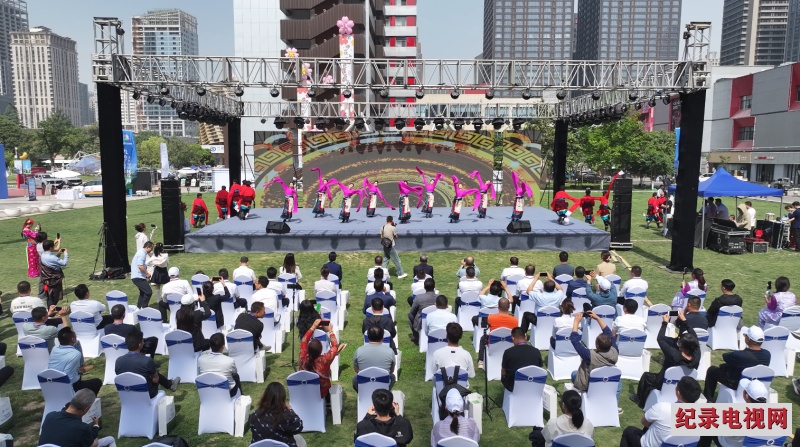 歌舞表演大景_副本2.jpg